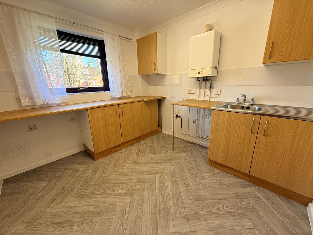 Property photo 2 of 8 Kitchen