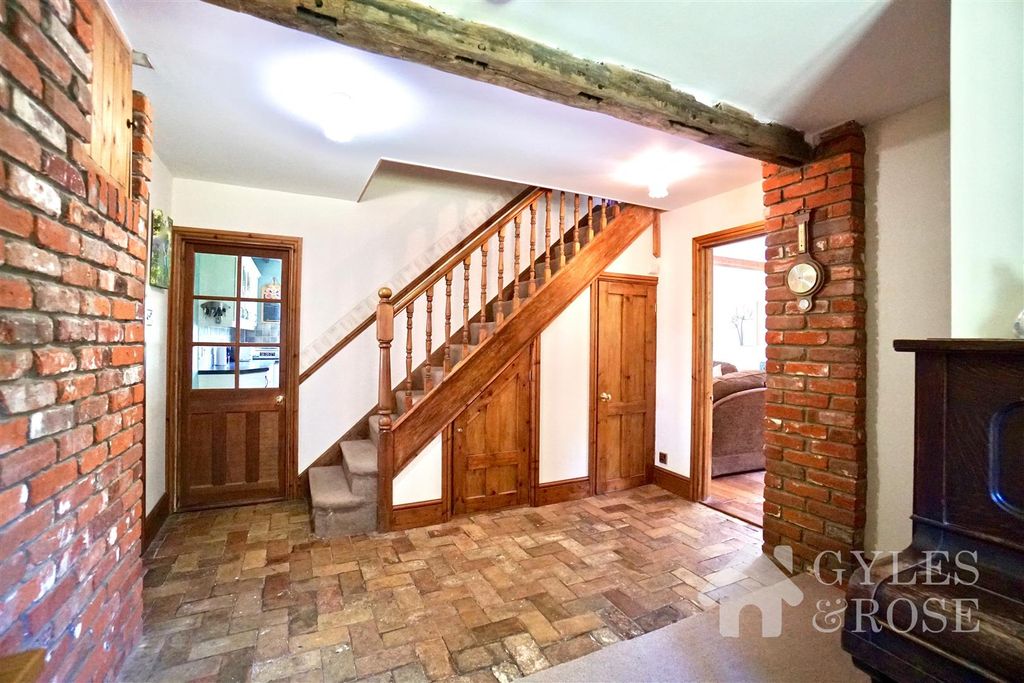 Property photo 2 of 26 Hallway