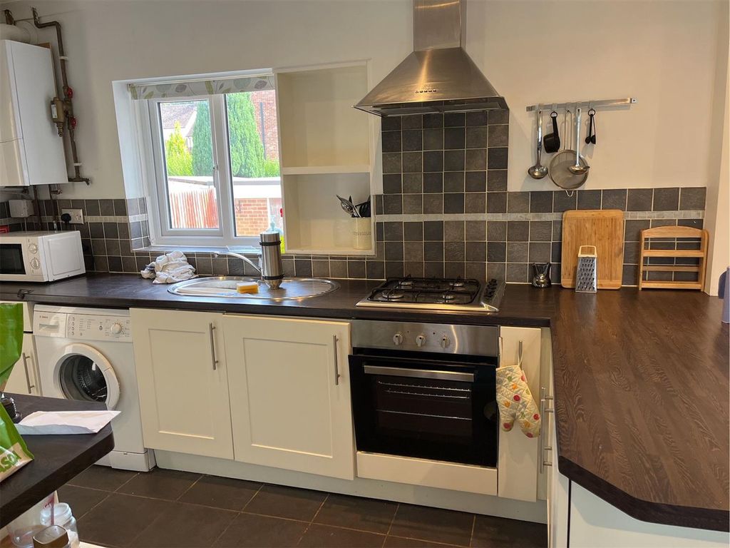 Property photo 2 of 14 Kitchen