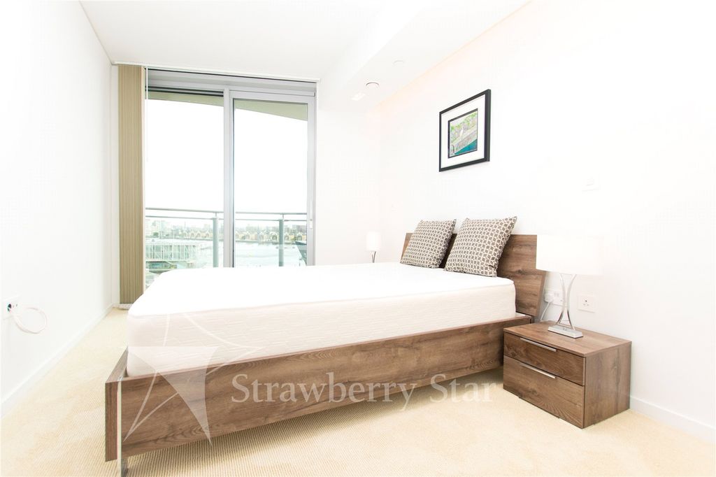 Property photo 3 of 10 Bedroom