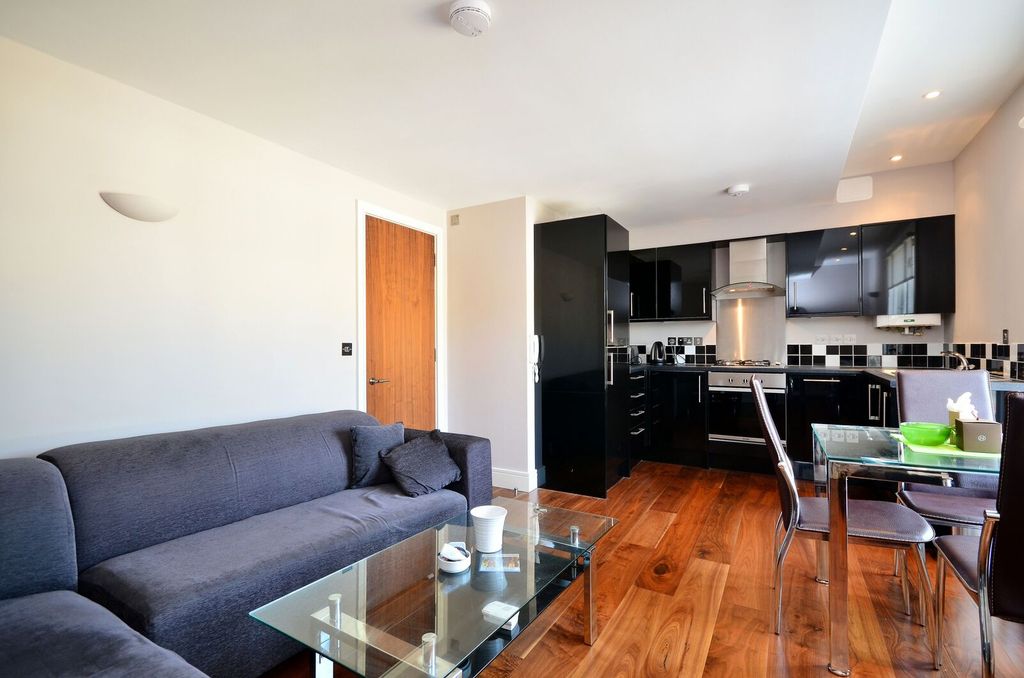 Property photo 1 of 5