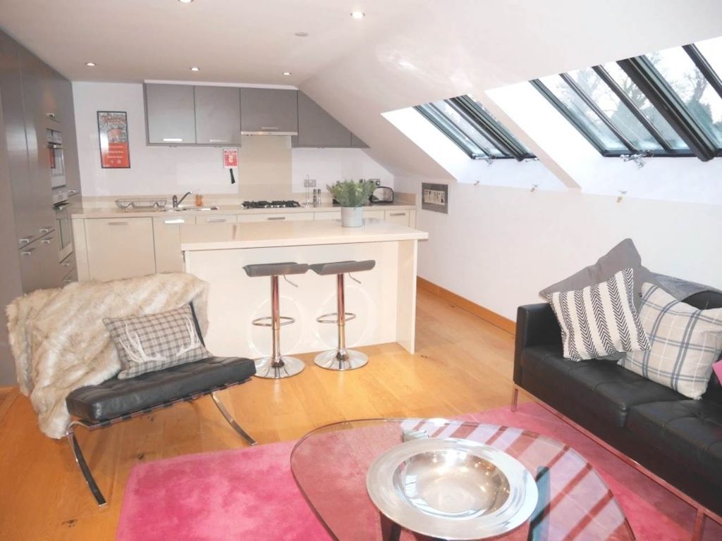 Property photo 2 of 12 1Lounge