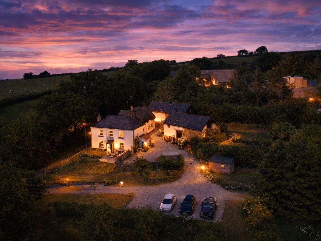 Property photo 1 of 44 Sunset