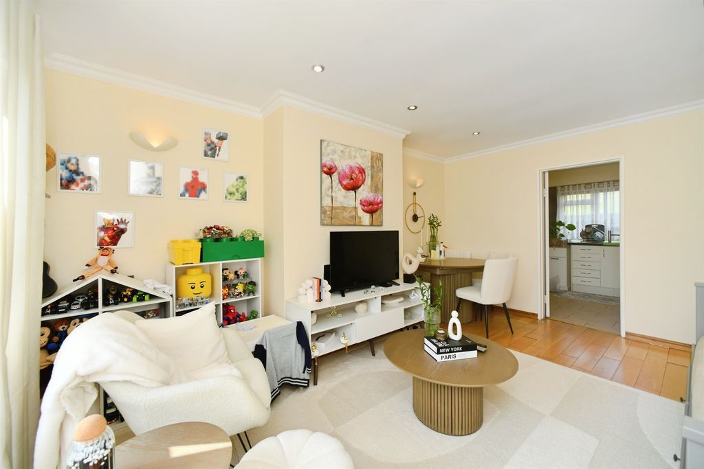 Property photo 1 of 17