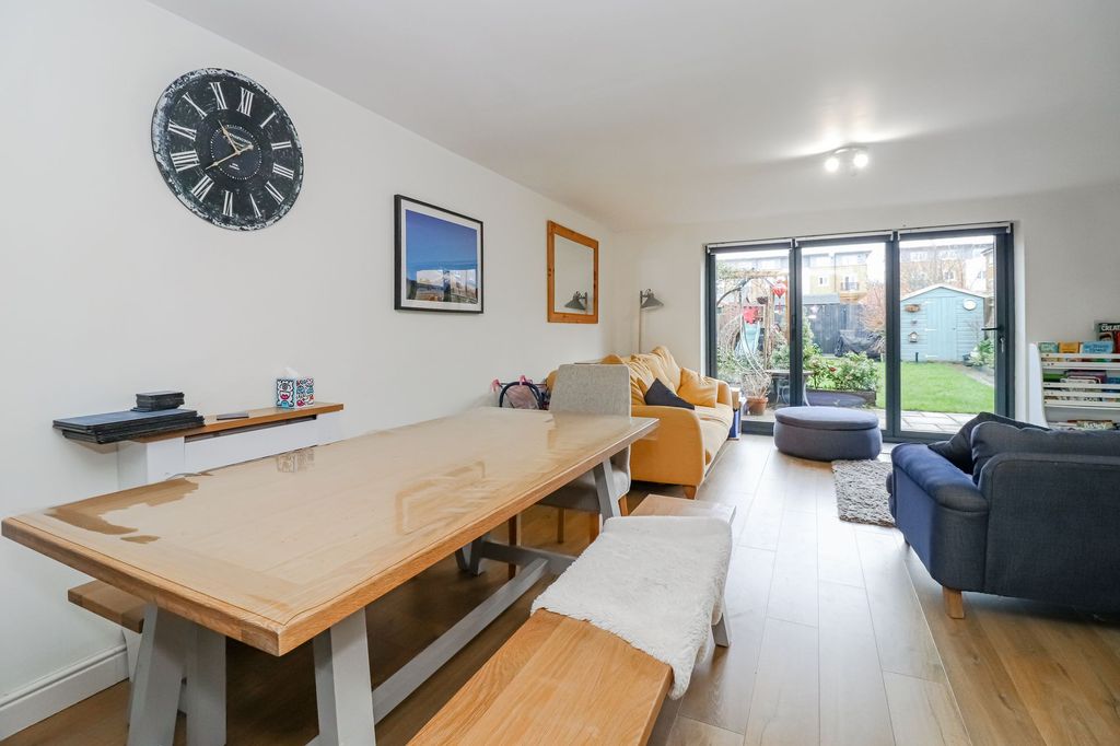 Property photo 2 of 30