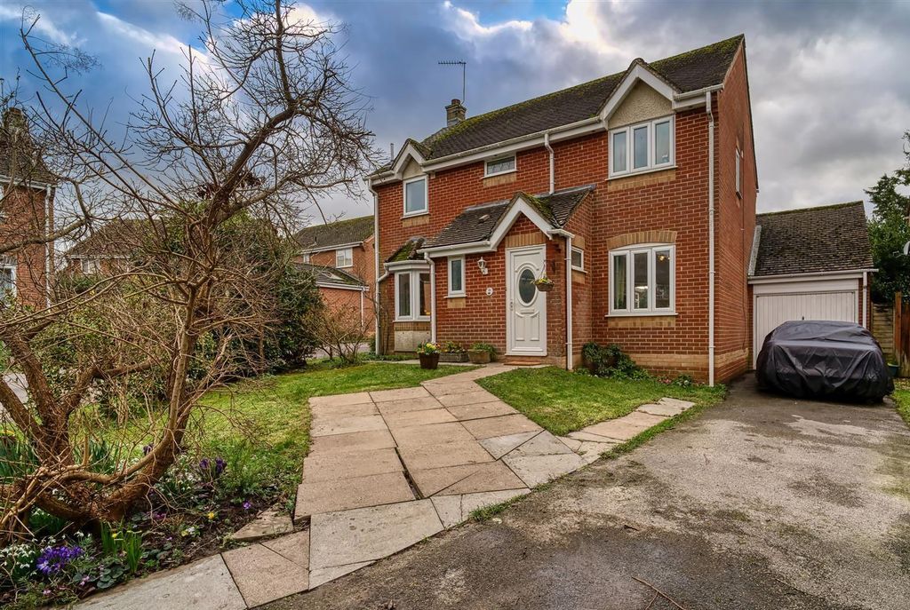 Property photo 1 of 11 Front