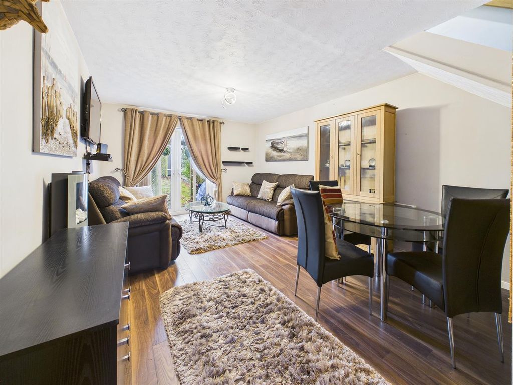 Property photo 3 of 8 Cam05510G0-Pr0159-Still002.Jpg