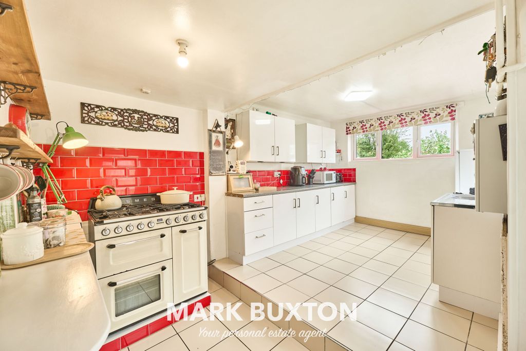Property photo 3 of 36