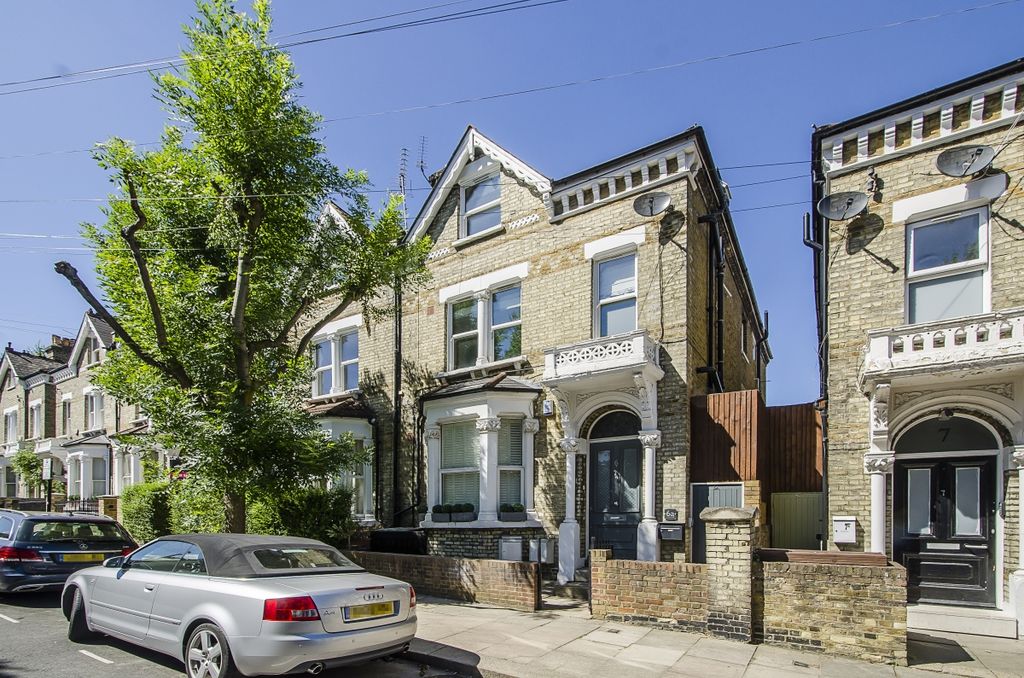 Property photo 1 of 11