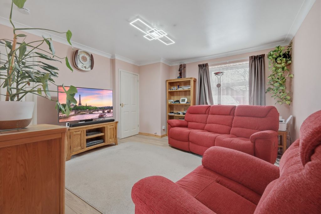 Property photo 2 of 20 5033633