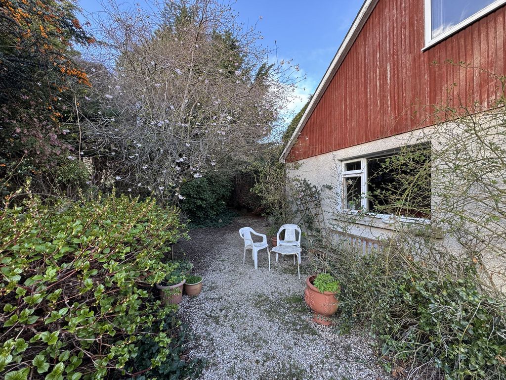 Property photo 3 of 25