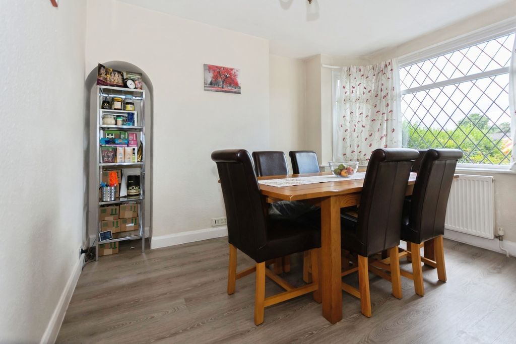 Property photo 2 of 17 Dining Room