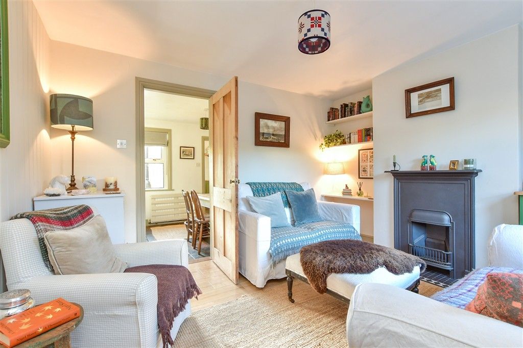Property photo 1 of 14 Lounge