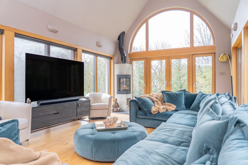 Property photo 2 of 47