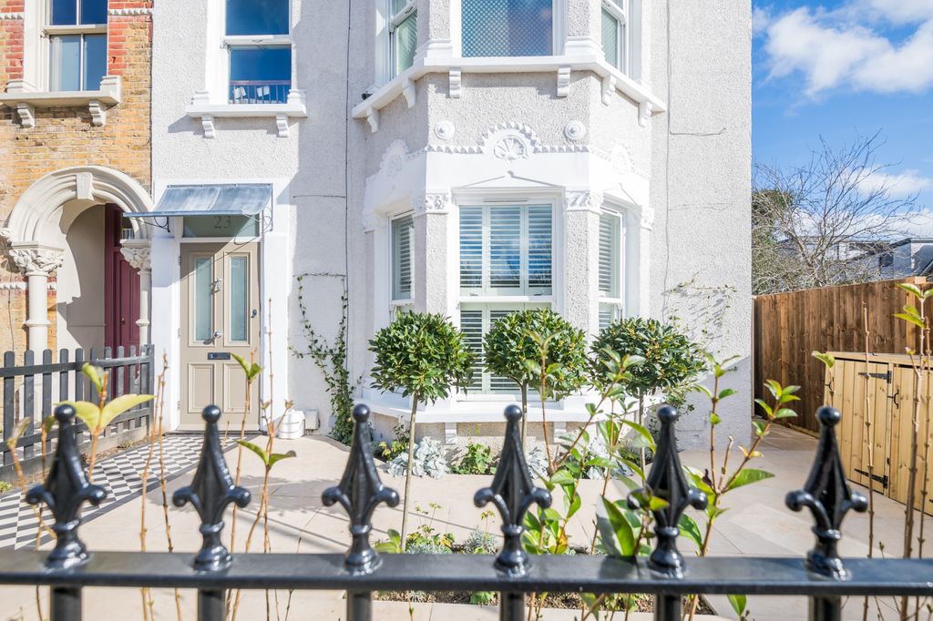 Property photo 3 of 31