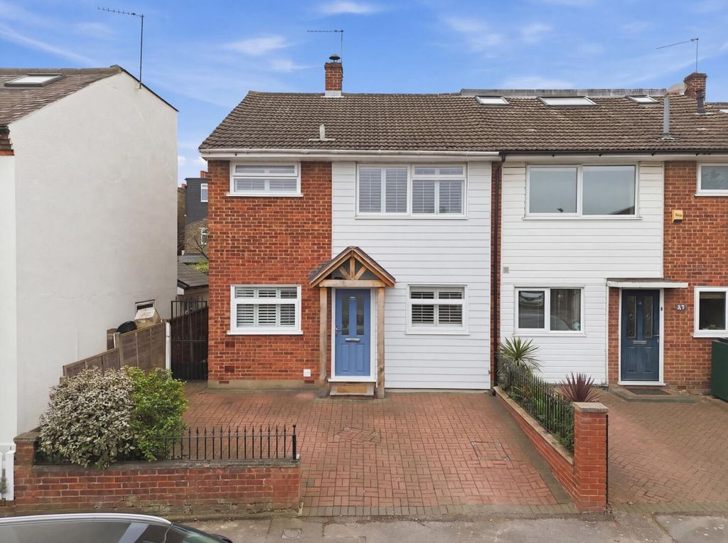 Property photo 1 of 25 Front (Exterior)