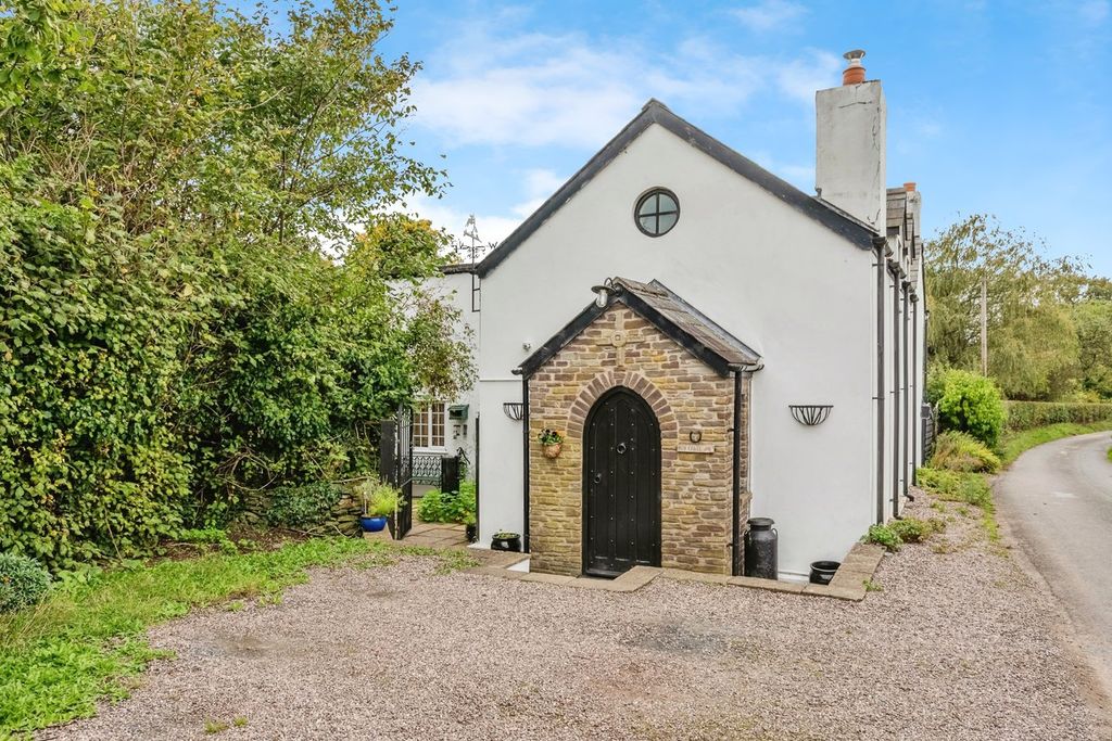 Property photo 2 of 34