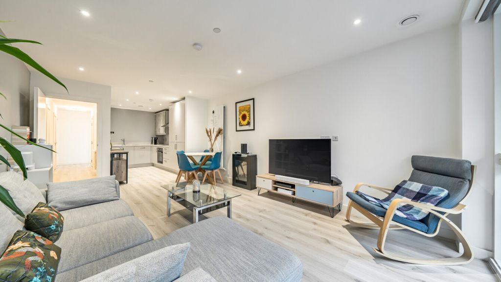 Property photo 3 of 20