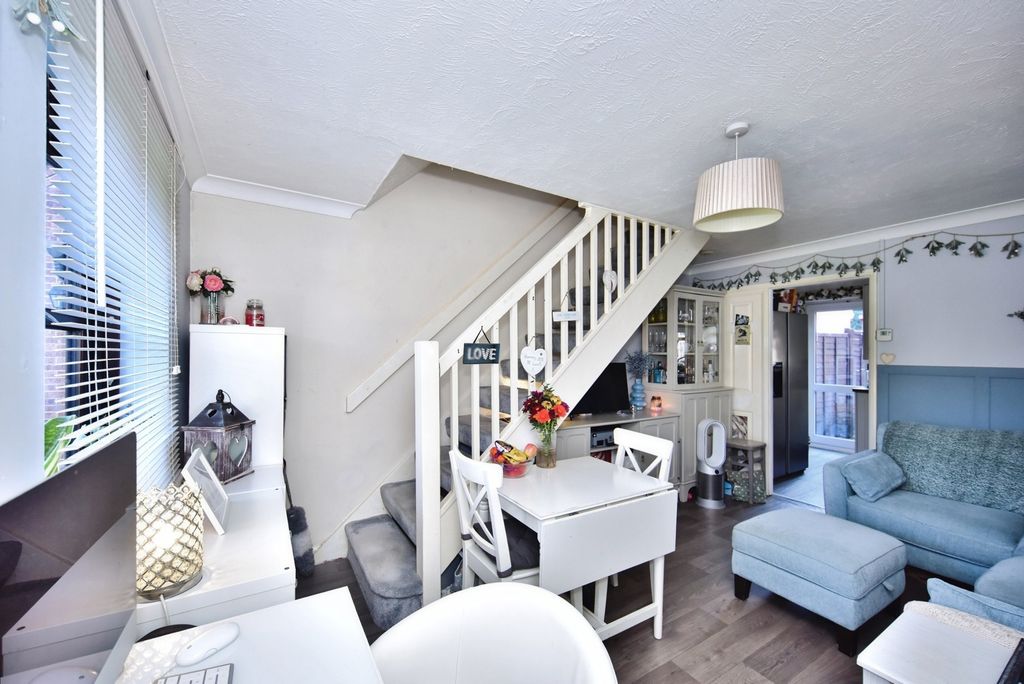 Property photo 2 of 15 Pbox-Img.Jpg