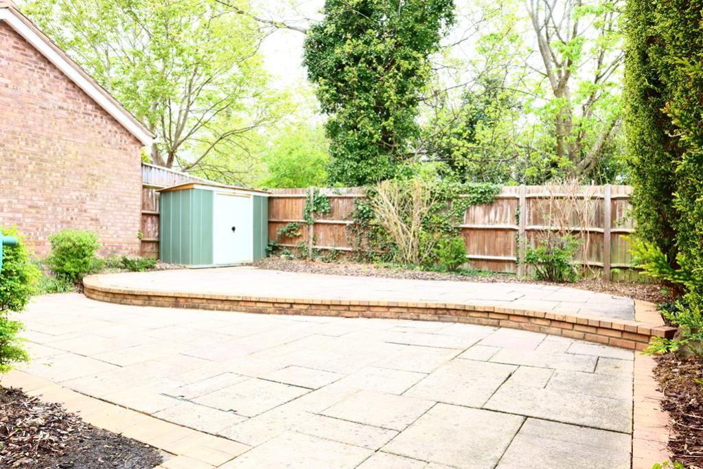 Property photo 2 of 12 101 Bradvue Rear Garden
