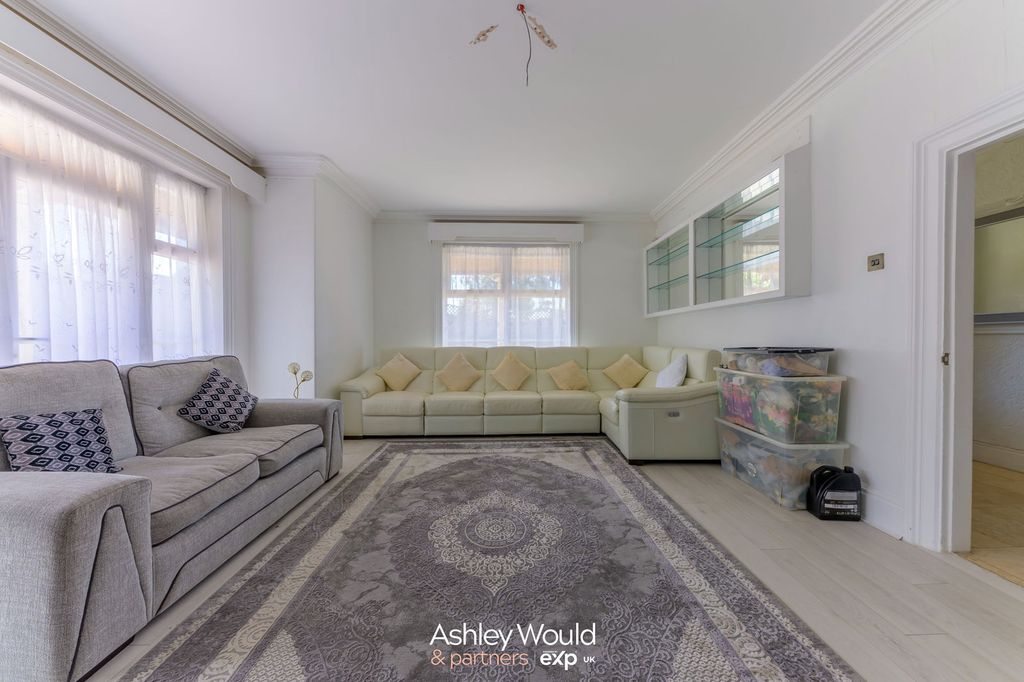 Property photo 3 of 20