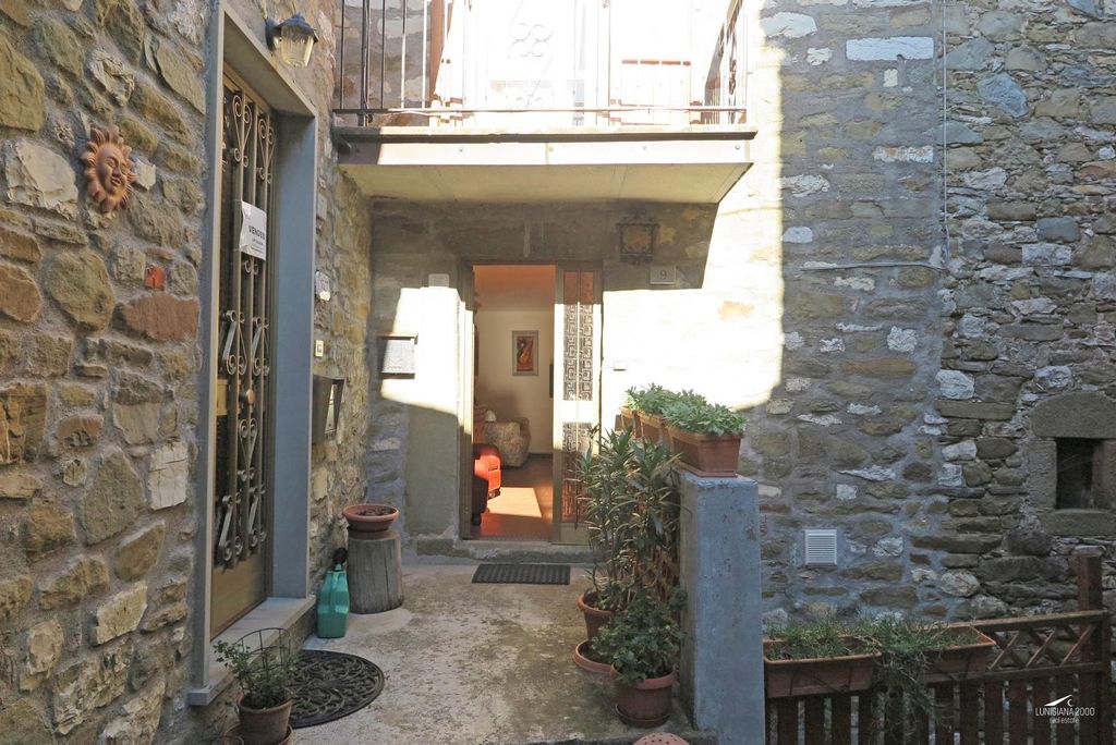 Property photo 2 of 32