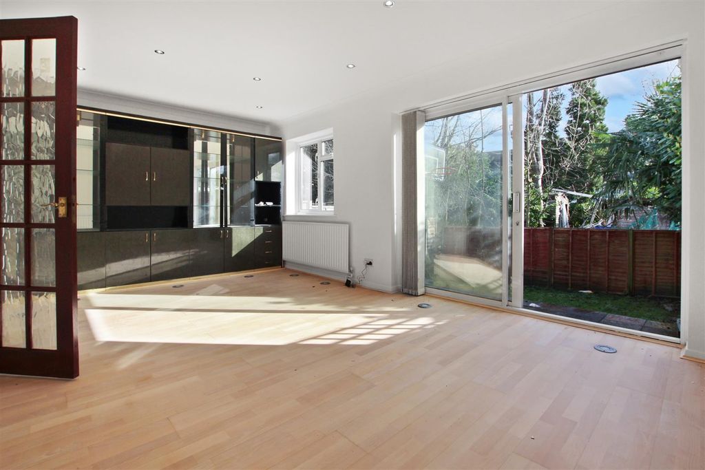 Property photo 2 of 12 Img_4126.Jpg