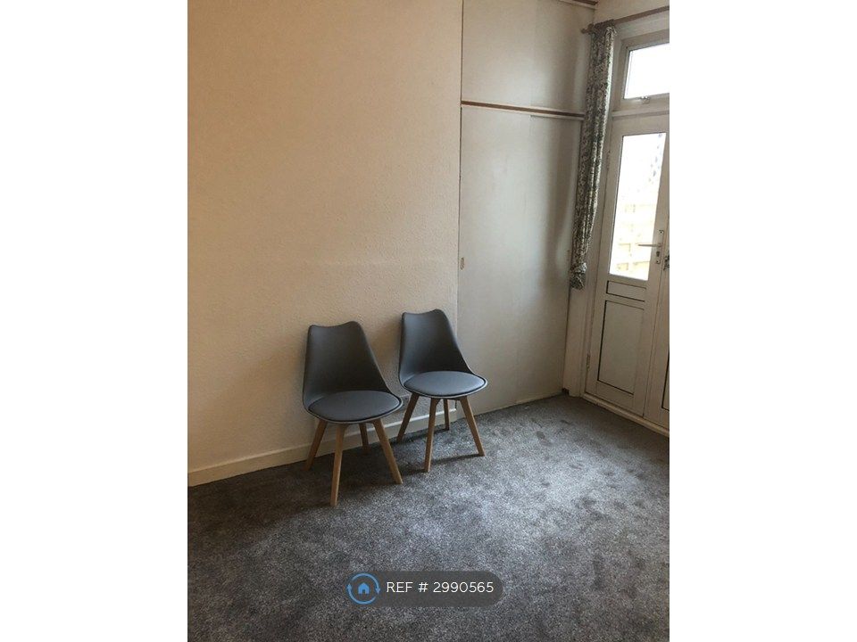 Property photo 3 of 12 Bedroom 2