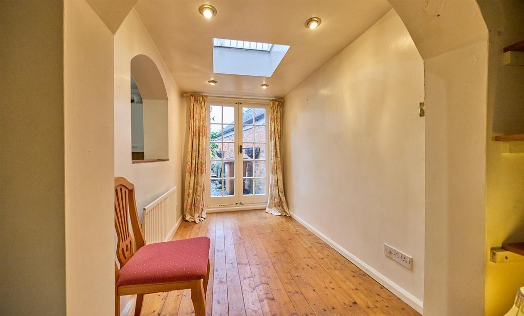 Property photo 3 of 15 Dining Area