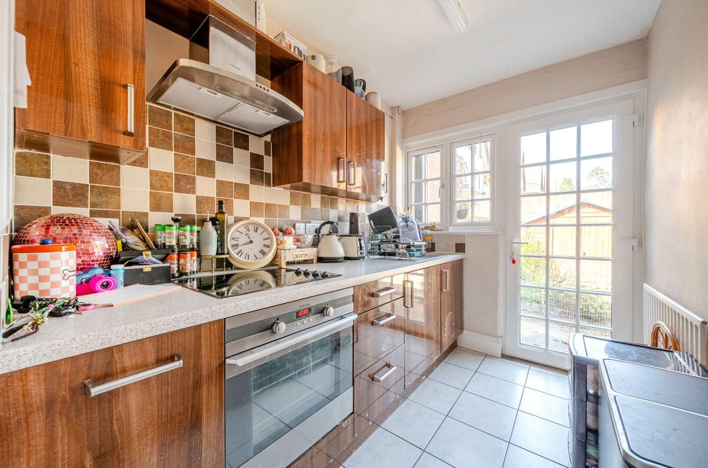 Property photo 3 of 15 Kitchen