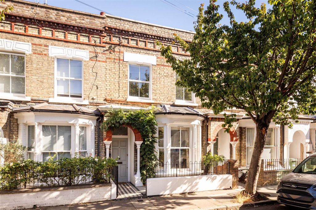 Property photo 1 of 15 Redmore Road-20.Jpg