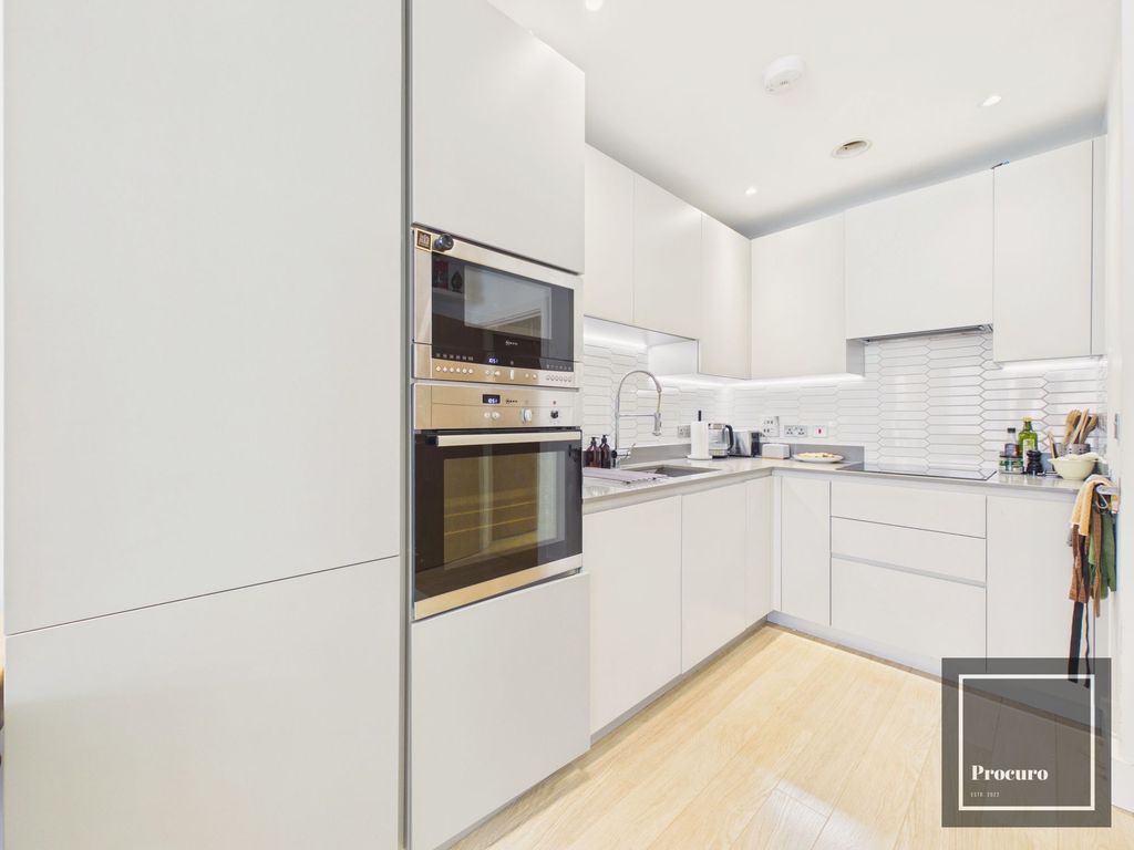 Property photo 3 of 16 Kitchen