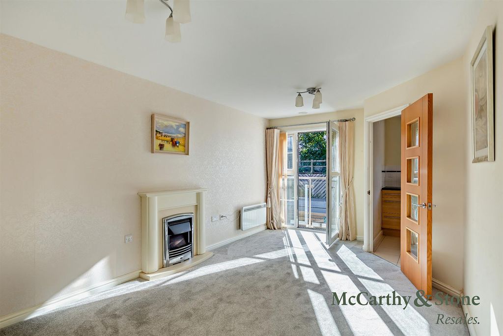 Property photo 3 of 18 Living Room: