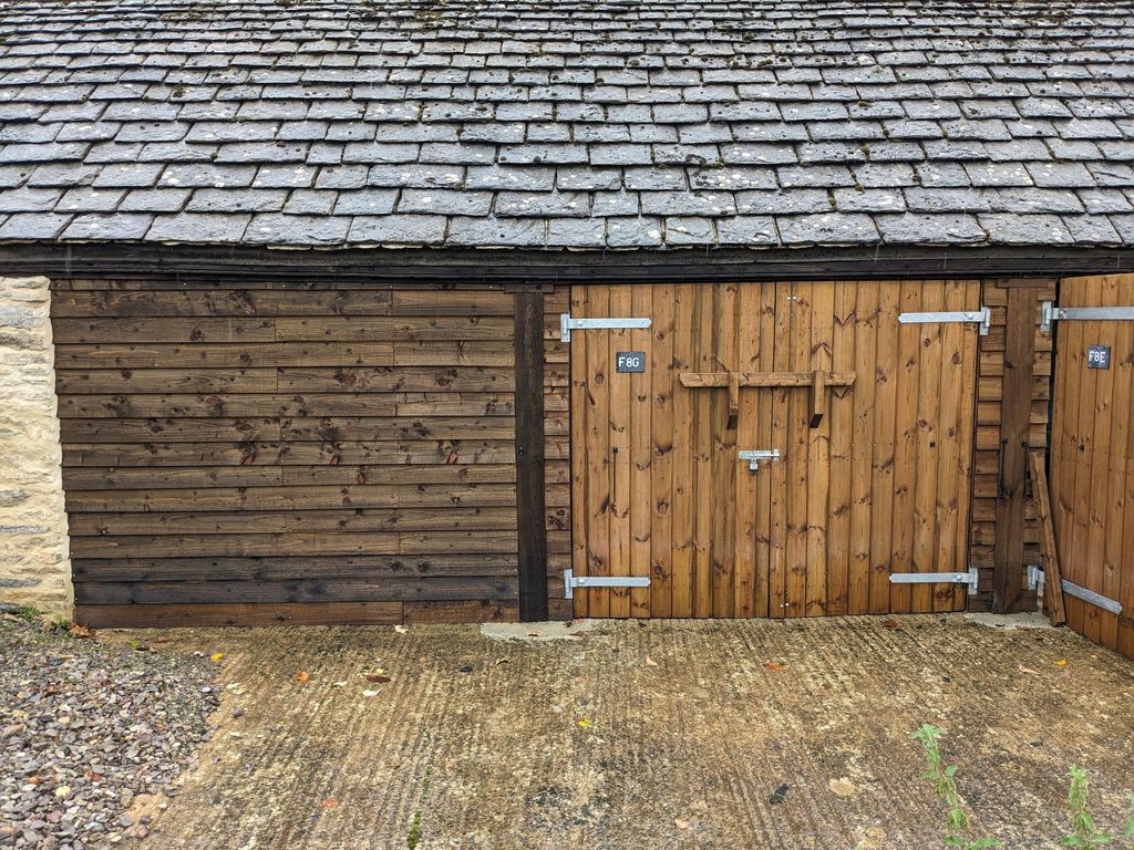 Property photo 1 of 2