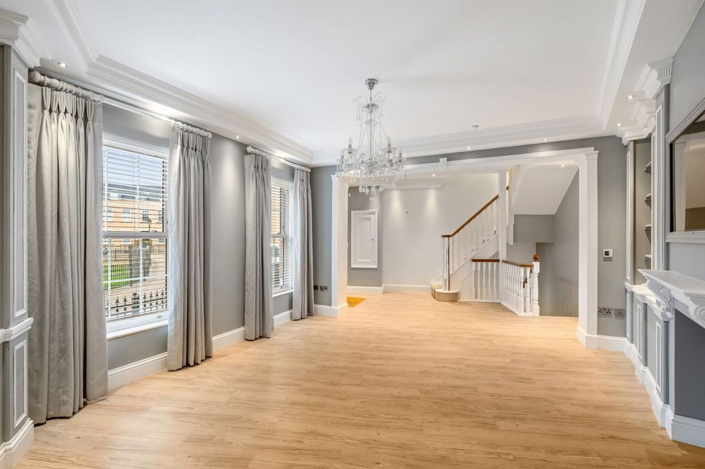 Additional image 4 of 6 bed end terrace house for saleShelley Place, The Colosseum, Lincoln LN1