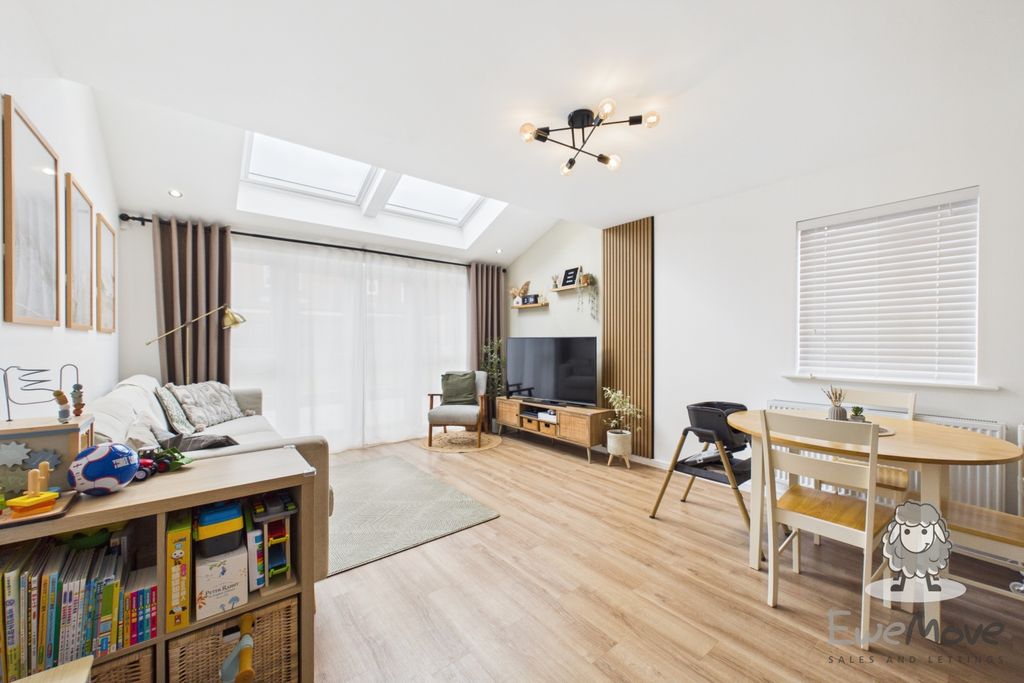 Property photo 2 of 16 13