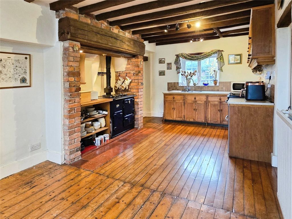 Property photo 3 of 20 Dining Kitchen