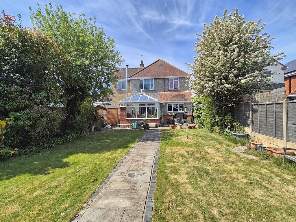 Property photo 2 of 14 Picture No. 32