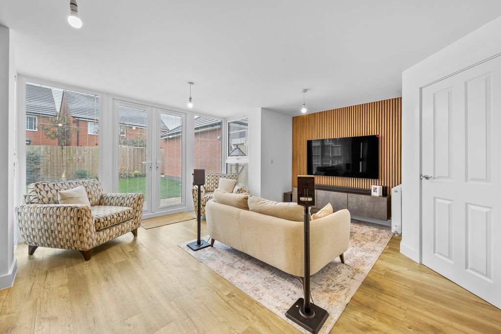 Property photo 3 of 27 Open Plan