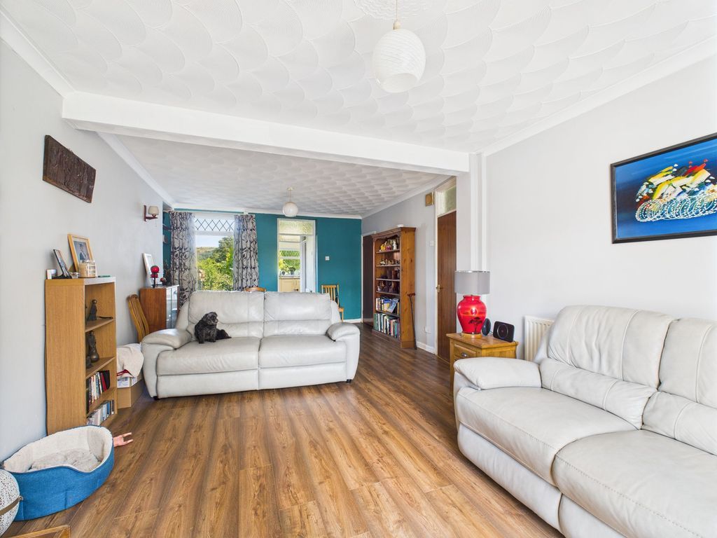 Property photo 1 of 28