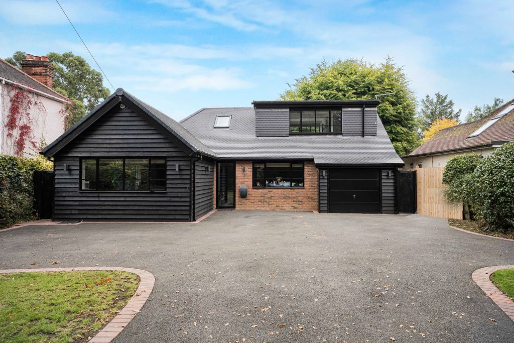 Property photo 1 of 23 Photograph 18