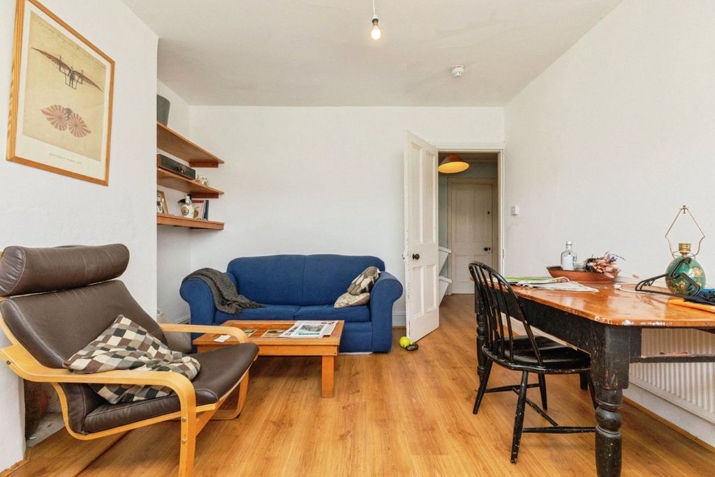 Property photo 3 of 7 Picture No. 04