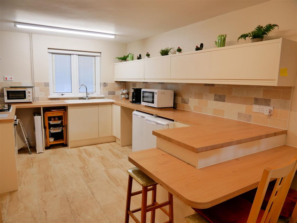 Property photo 2 of 17 P1360829.Jpg