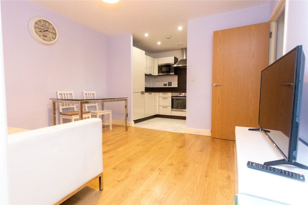 Property photo 3 of 16 Picture No. 24