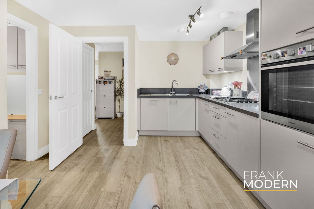 Property photo 2 of 29 Kitchen