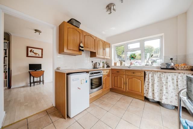 Property photo 3 of 19 Kitchen