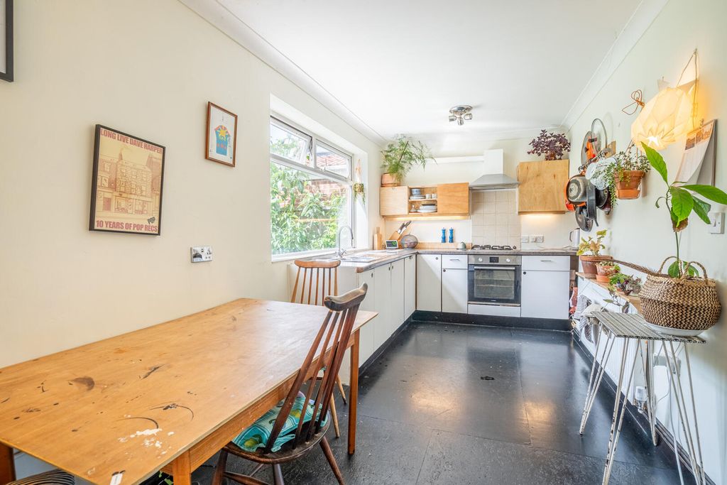 Property photo 2 of 15 Kitchen