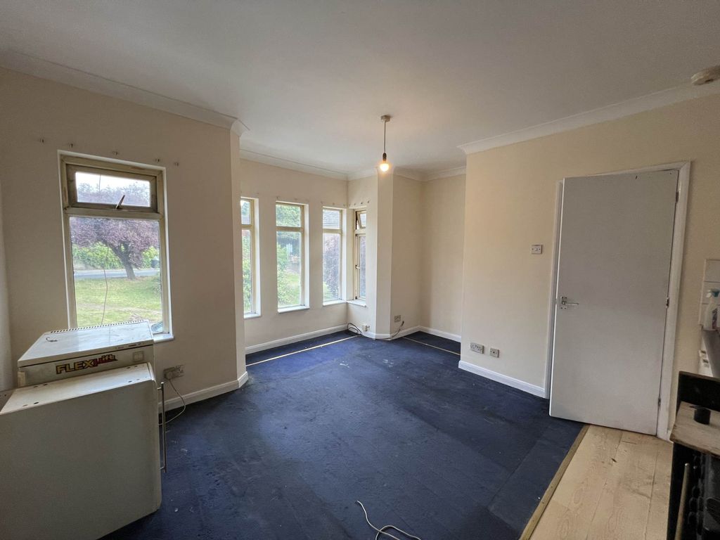 Property photo 1 of 4