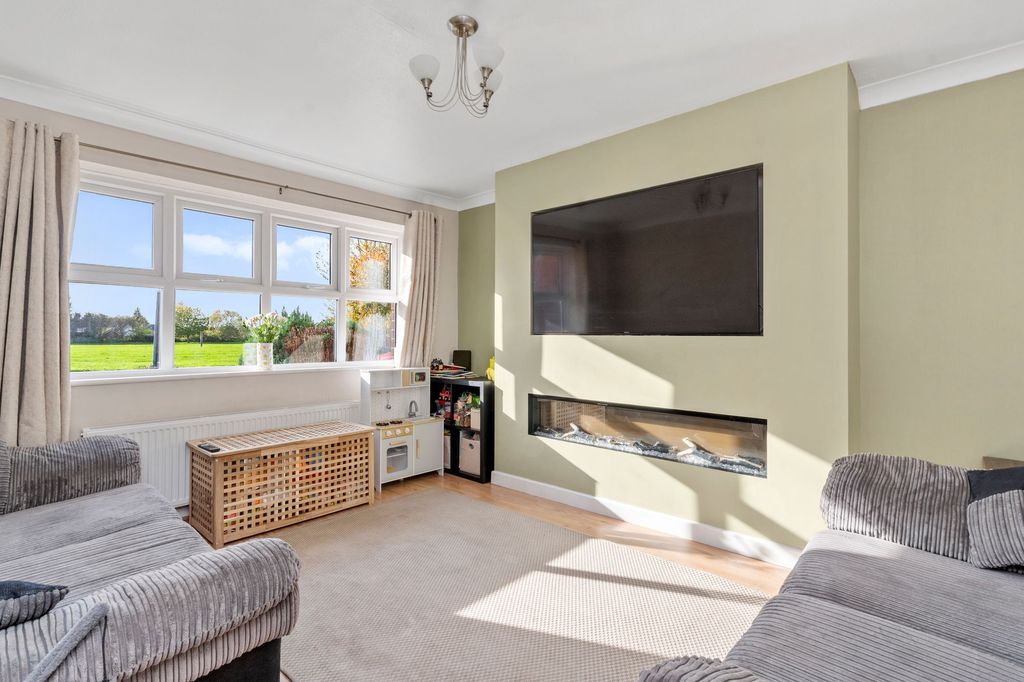 Property photo 3 of 26