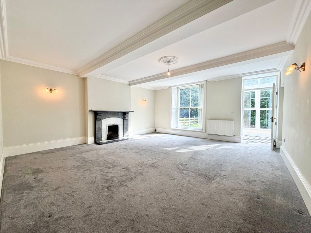 Property photo 2 of 17 Picture No. 01